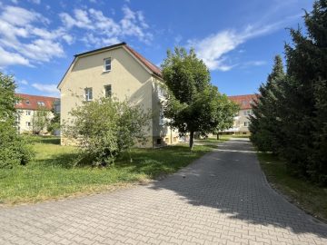 Wohnen in ruhiger, grüner Lage – Schicke 2-Zi.-DG-Single-Whg. mit Dachterrasse!, 04552 Borna, Dachgeschosswohnung